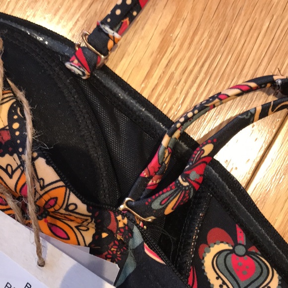 Byron Bay 1 piece swimsuit - Picture 7 of 7